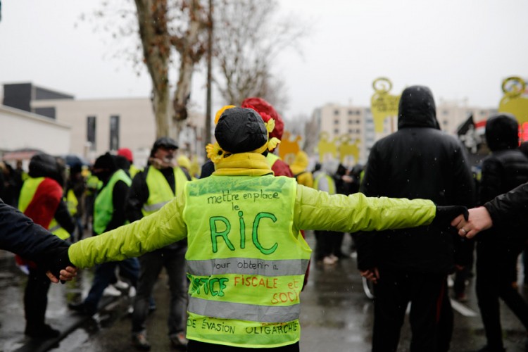 Žuti prsluci se vraćaju na ulice širom Francuske
