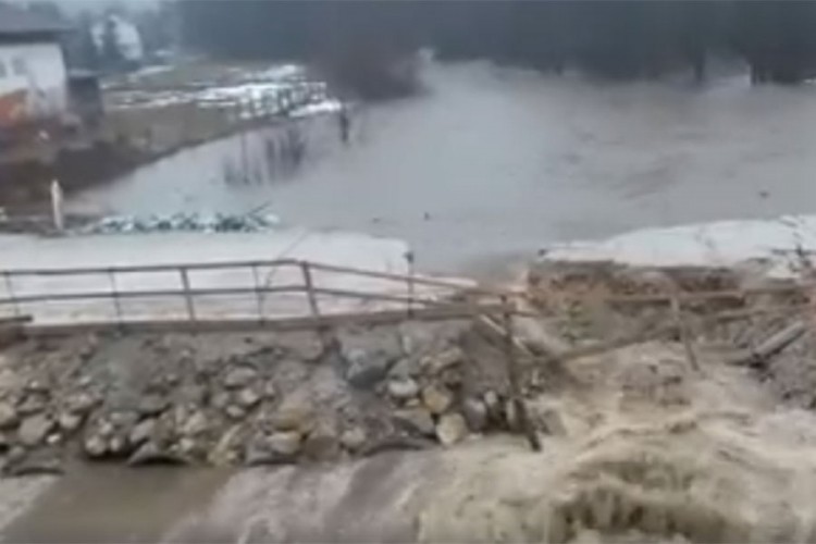 Urušio se most na putnom pravcu Bugojno-Novi Travnik