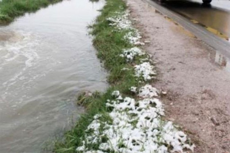Veća količina vode na putu Kiseljak-Busovača, saobraćaj obustavljen