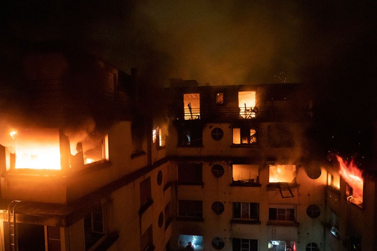 Porastao broj žrtava požara u Parizu