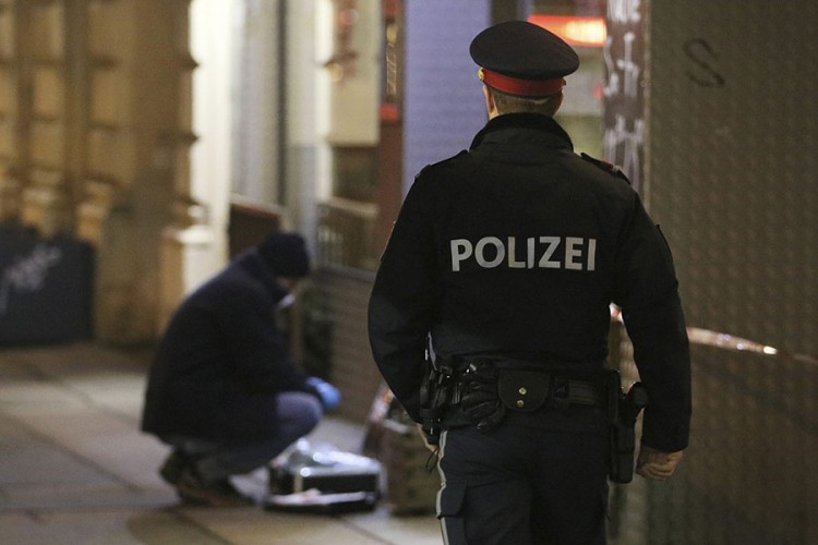 Državljanin BiH bacao smeće i pljuvao policiju u Austriji