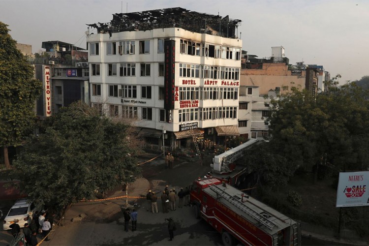 Požar u hotelu u Nju Delhiju, 17 osoba poginulo