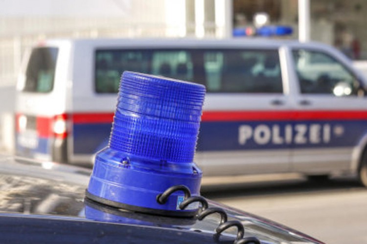 Konobarica koju je u Beču upucao bivši dečko iz BiH i dalje kritično
