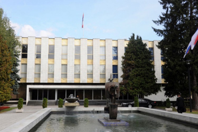 Parlament Srpske obnavlja vozni park