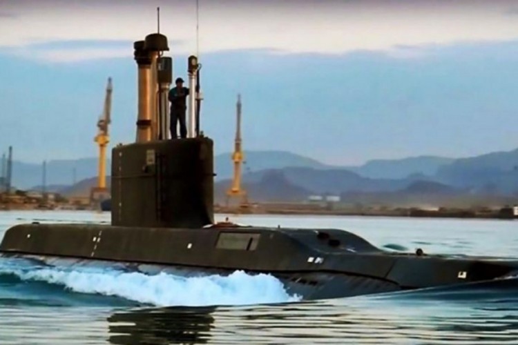 Iran predstavio novu podmornicu naoružanu krstarećim raketama