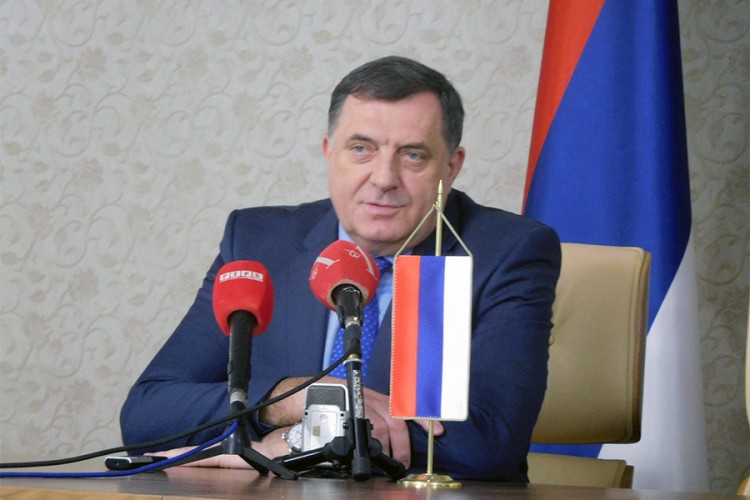 Dodik: Izetbegović da se rukovodi zvaničnom politikom BiH o Kosovu