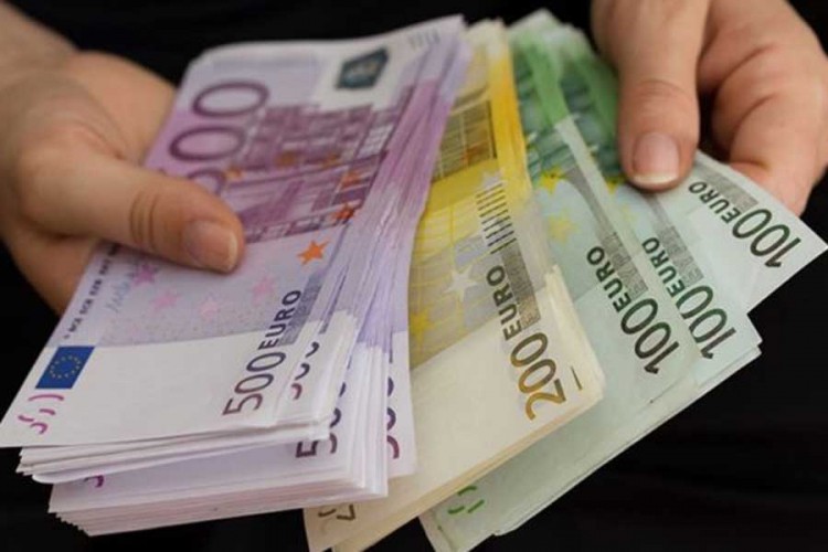 Službenica osumnjičena da je pronevjerila 196.000 evra Fonda PIO