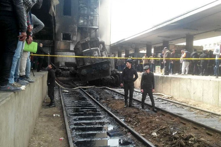 U požaru na željezničkoj stanici u Kairu poginulo 25 osoba