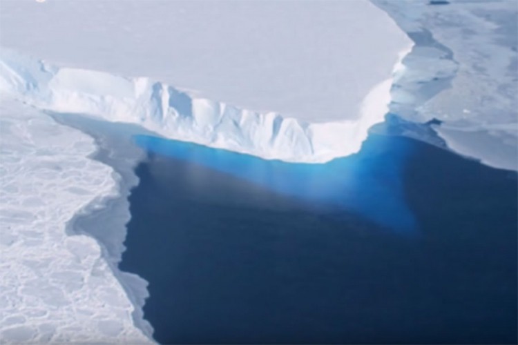 Ogroman ledeni brijeg prijeti da se odvoji od Antarktika