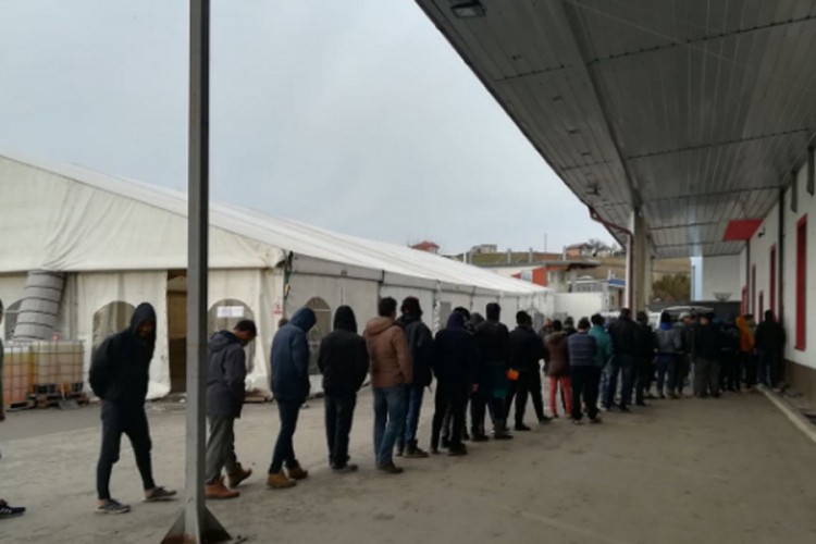 Krizni štab: Zatvoriti ilegalni kamp u Velikoj Kladuši, OS BiH da štite granice