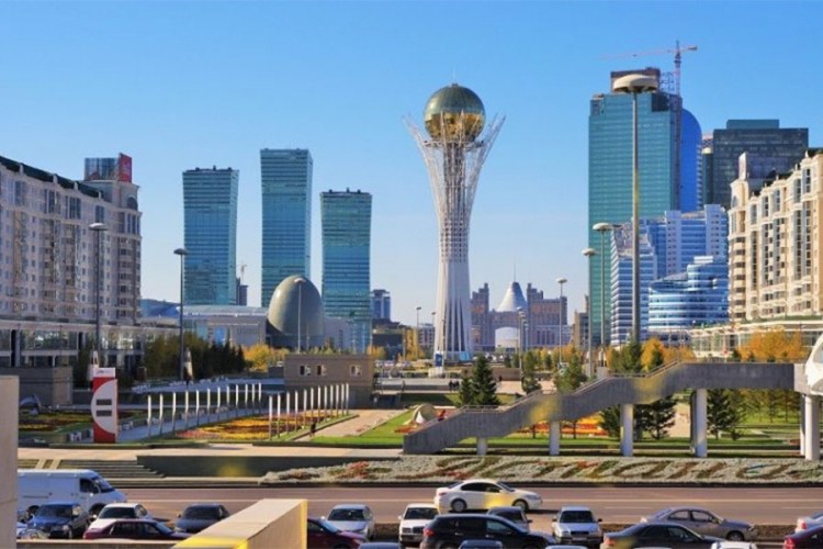 Astana mijenja ime
