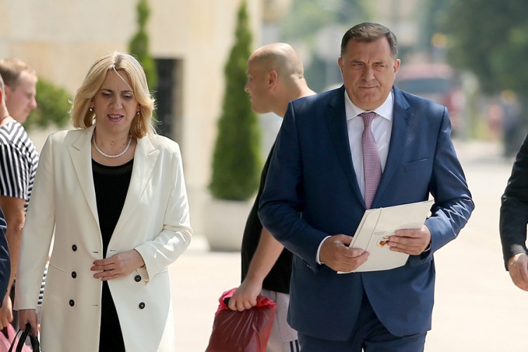 Cvijanovićeva i Dodik na akademiji u Nišu