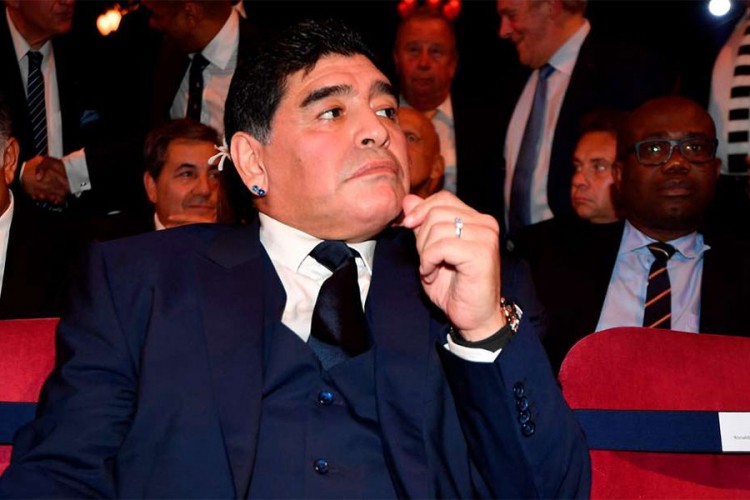 Maradona: Gomila nesposobnjakovića, oni ne zaslužuju taj dres