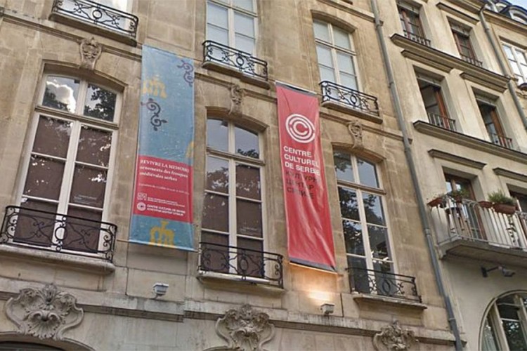 Izložba u srpskom Centru u Parizu nije sklonjena