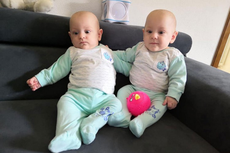 Njemačka klinika oprostila dug za liječenje blizanaca iz Bihaća