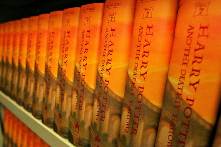 Sveštenici spalili knjige o "Hari Poteru"