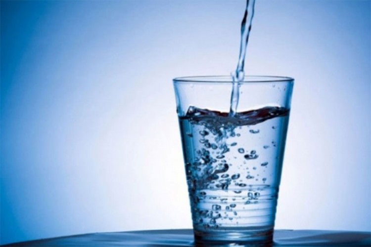 Topla voda lijek za mnoge bolesti