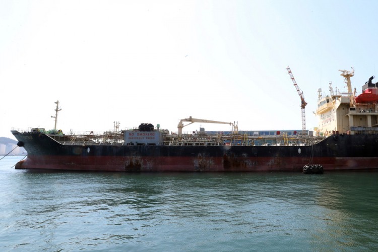 Južnokorejski brod krijumčario naftu u Sjevernu Koreju