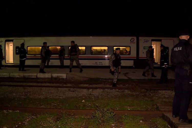 Migranti iskrcani iz voza, nema više mjesta za njih