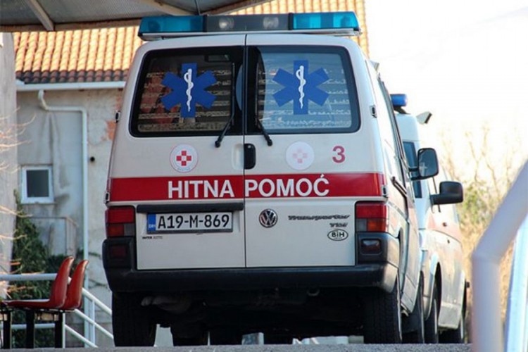 Povrijeđeni vozač prebačen na liječenje u Beograd