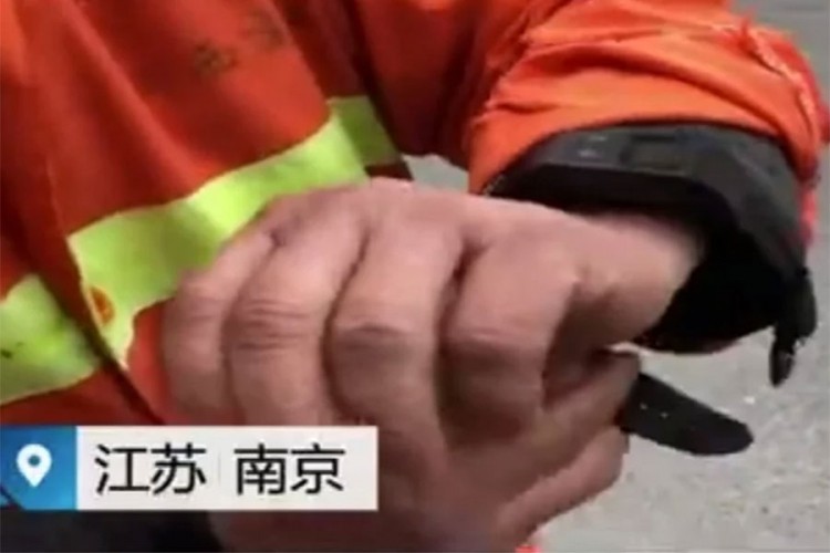 Kineski čistači moraju nositi narukvice koje prate njihovu lokaciju