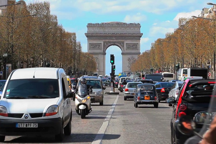 Više od pola miliona Francuza vozi bez dozvole