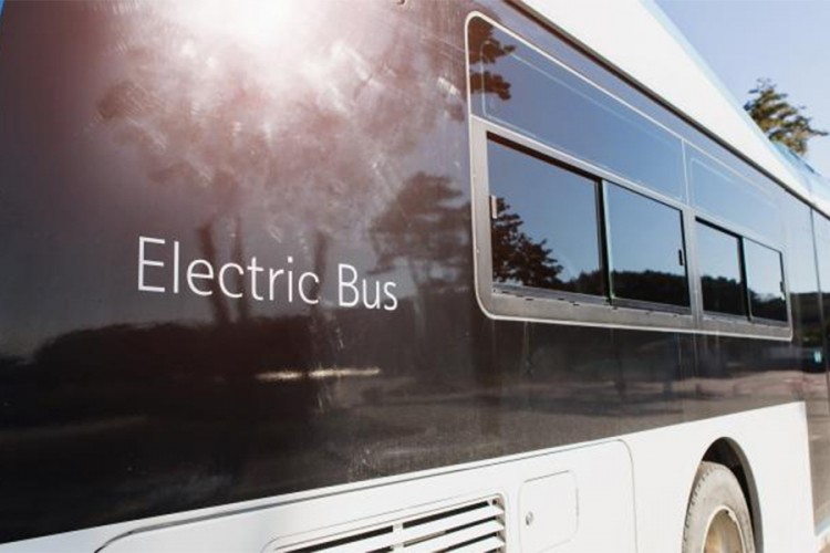 Pariz naručio 800 električnih autobusa
