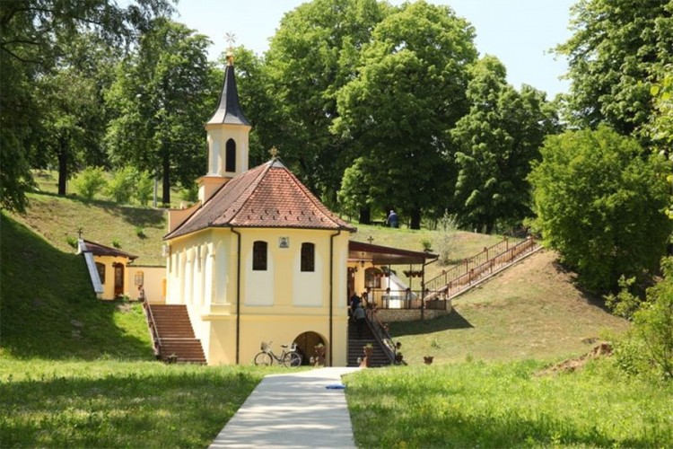 Obijena pravoslavna crkva u Vukovaru