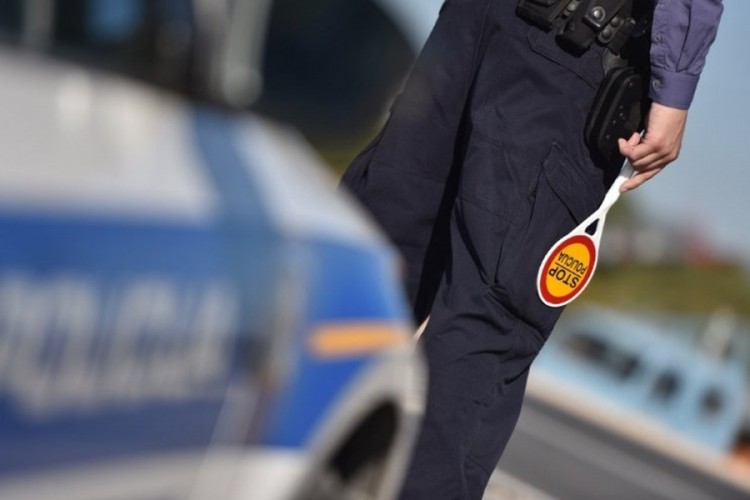 Državljanin BiH nedavno udario ženu i pobjegao, a sad uhvaćen pijan za volanom