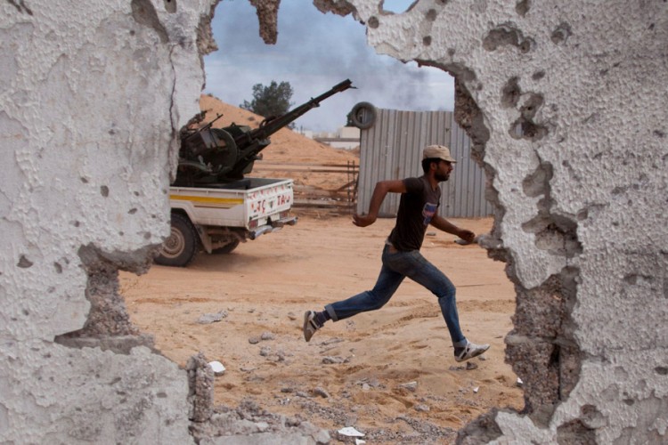 Traju borbe u Tripoliju, hiljade ljudi napuštaju domove