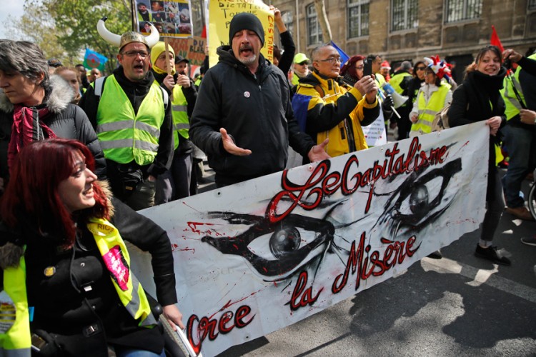 Francuska policija uhapsila 45 "žutih prsluka"