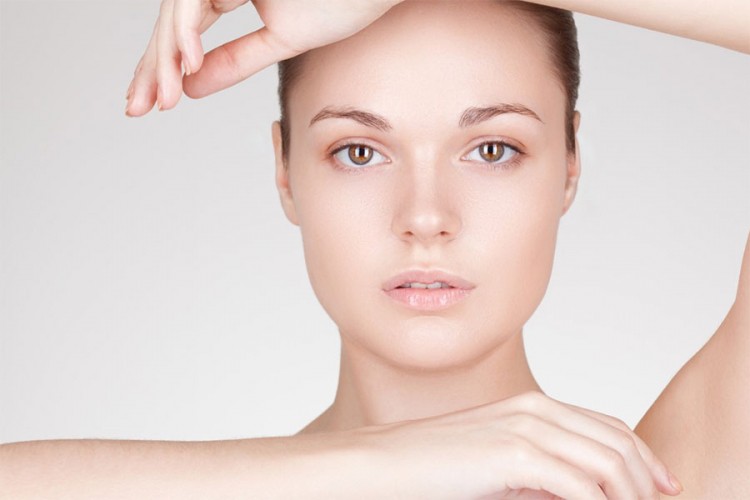 Pauza od šminkanja najbolje će regenerisati kožu lica