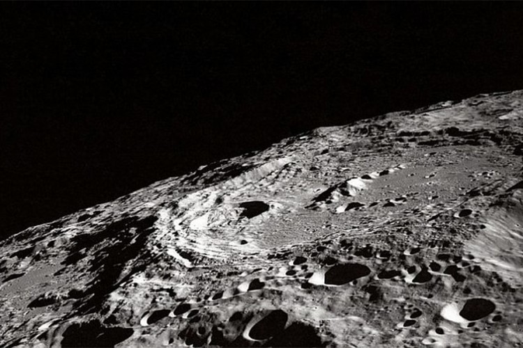 Naučnici tvrde da na Mjesecu ima vode u izobilju
