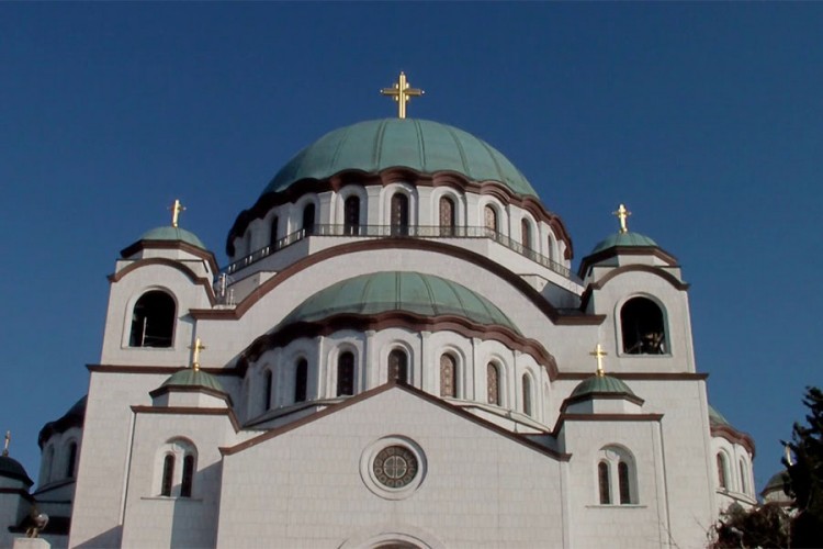 Oglasila se zvona na pravoslavnim crkvama u Srbiji zbog Notr Dama