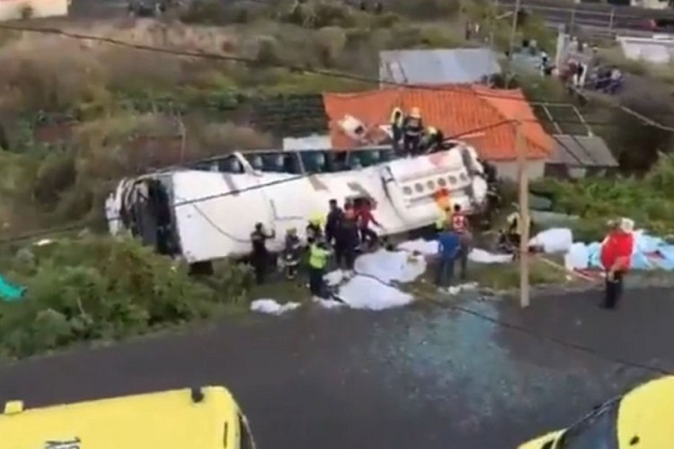 Prevrnuo se autobus sa njemačkim turistima, najmanje 28 mrtvih