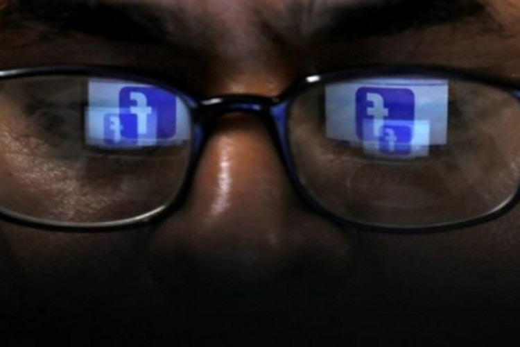 Facebook priznao da je bez dozvole prikupljao kontakte korisnika