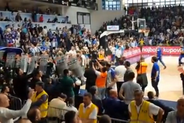 Sin ministra crnogorske policije pljuvao košarkaše Zvezde