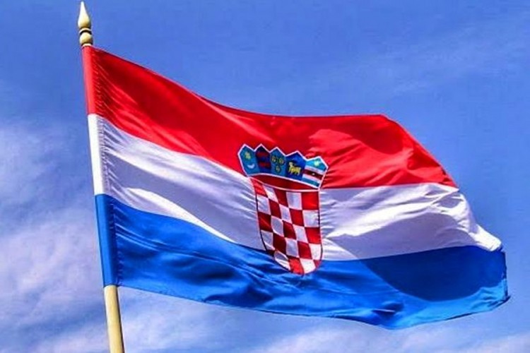 Hoće da mijenjaju hrvatsku himnu: Žele u stihu još jednu rijeku