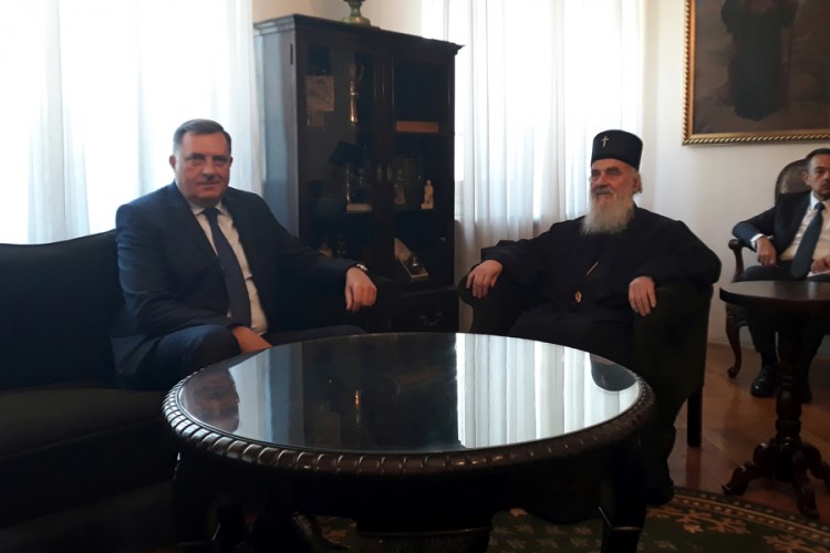 Počeo sastanak patrijarha Irineja i Dodika
