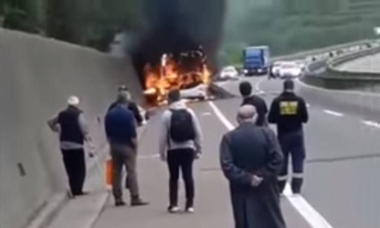 Potpuno izgorio autobus kod mjesta Ražanj na autoputu Beograd - Niš
