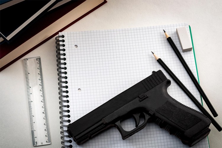 Nastavnici na Floridi će moći da nose oružje u učionici