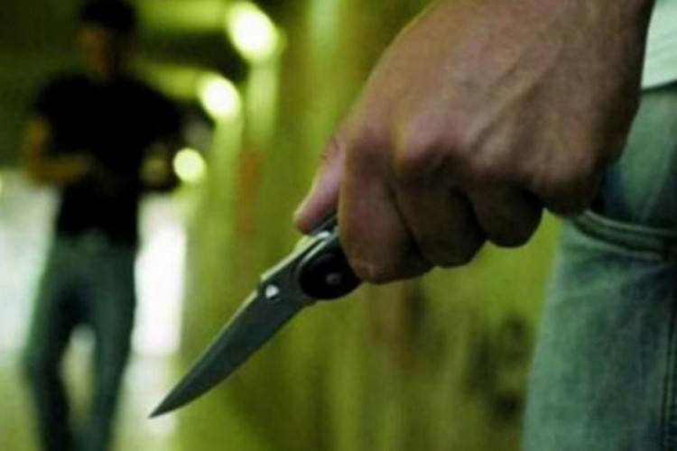 Tri učenika izbodena nožem u Prištini