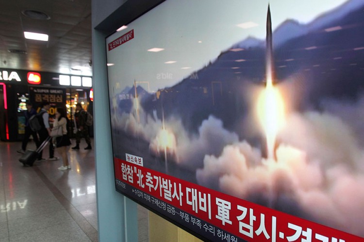Seul: Sjeverna Koreja ispalila nekoliko projektila