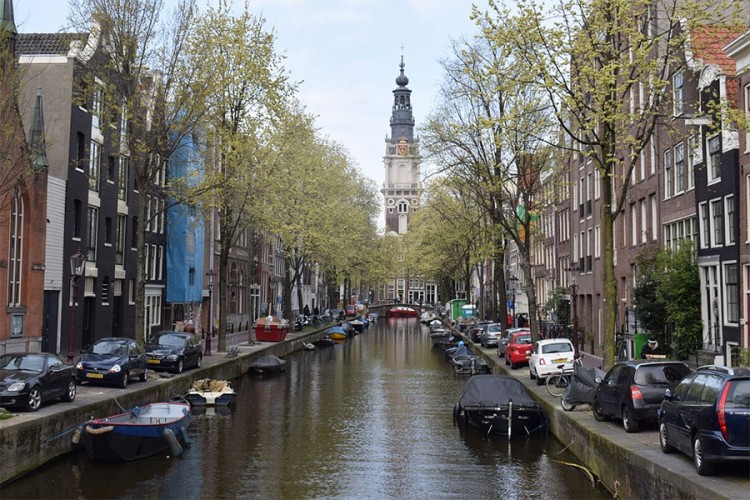 Zabrana benzinaca i dizelaša u Amsterdamu od 2030. godine