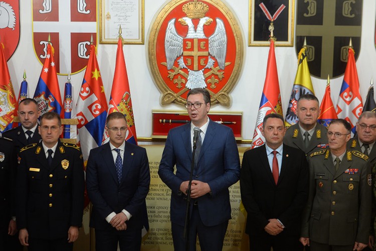 Vučić: Živimo kao da će 100 godina biti mir, ali smo spremni da branimo zemlju