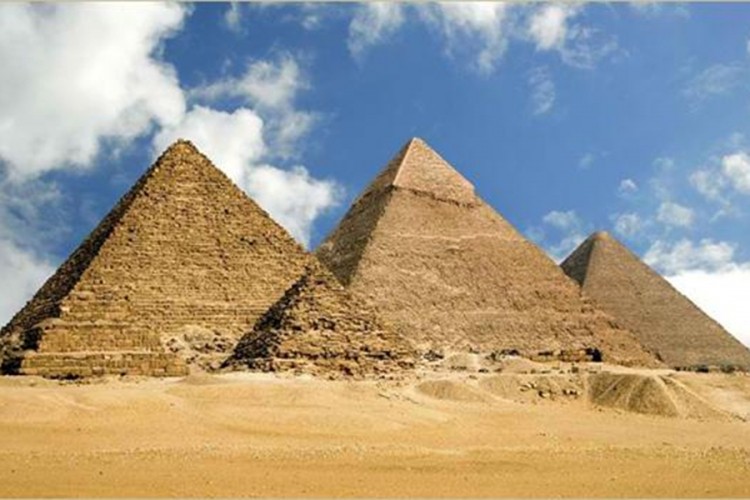 Seks na keops piramidi