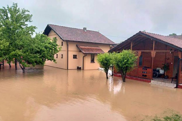 U Kotor Varošu zaplavljeno 50 domaćinstava, evakuisano 15 lica