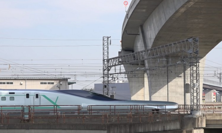 Japan počeo testiranje voza koji dostiže brzinu od 400 km/h