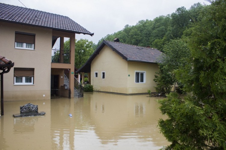 Kaloševići kod Tešnja: Poplavljeno 15 objekata