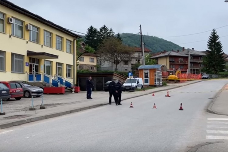 Detalji ubistva iz Vlasenice: Svjedoka u vrat pogodio metak iz pištolja policajca